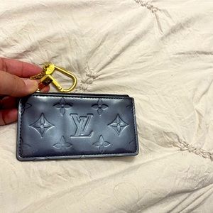Authentic Louis Vuitton Patent Pearl Navy Key Pouch #CA0025 Like New Condition
